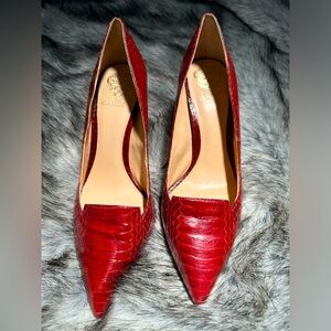 Vince Camuto snakeskin heels Size 10